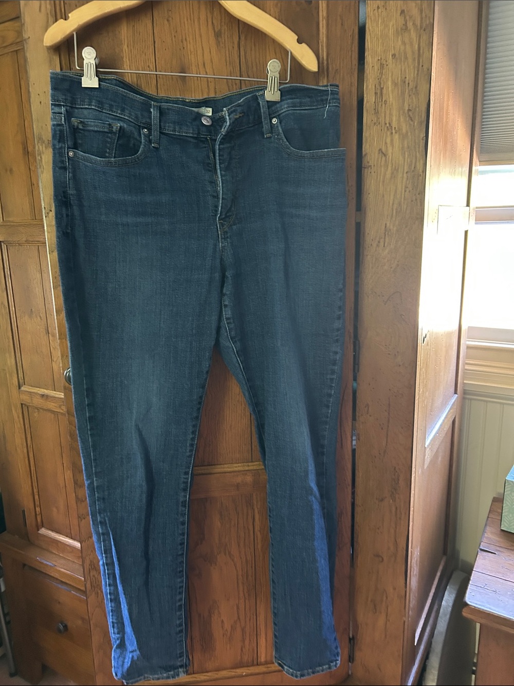 Levis Women’s Blue Stretch Denim Jeans
